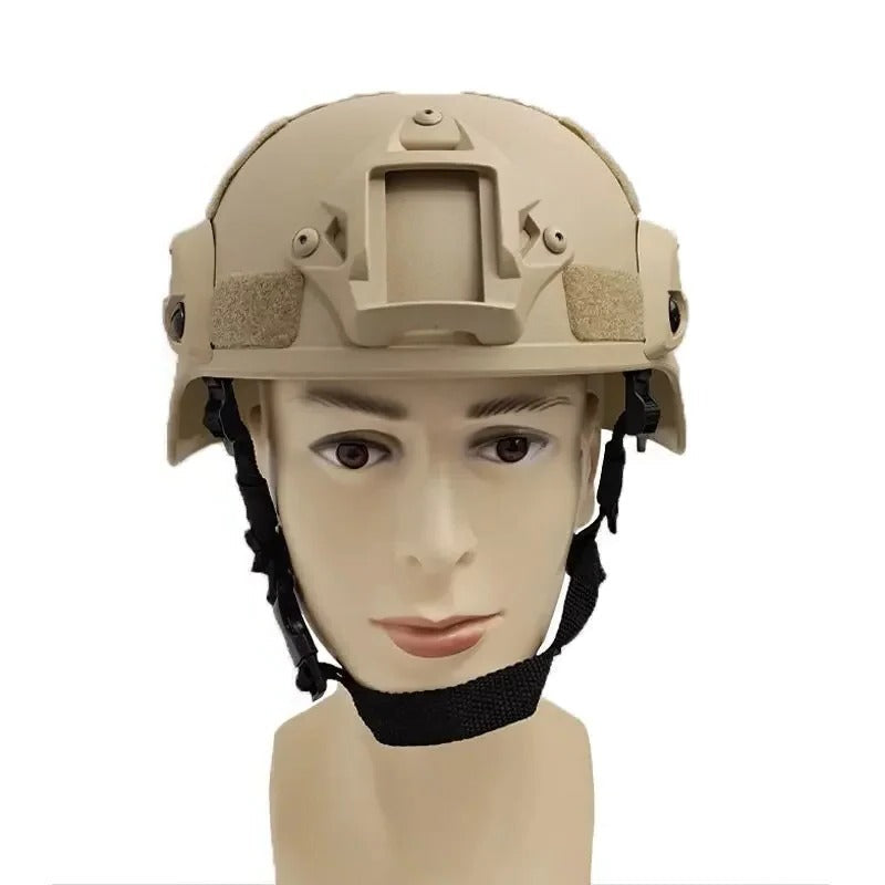 Taktischer Outdoor-Helm für das Training