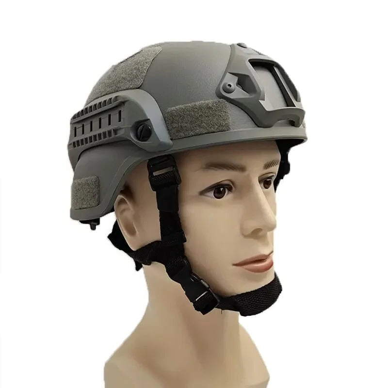 Taktischer Outdoor-Helm für das Training