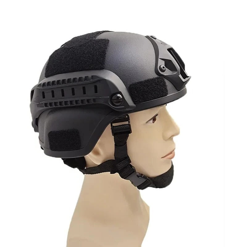 Taktischer Outdoor-Helm für das Training