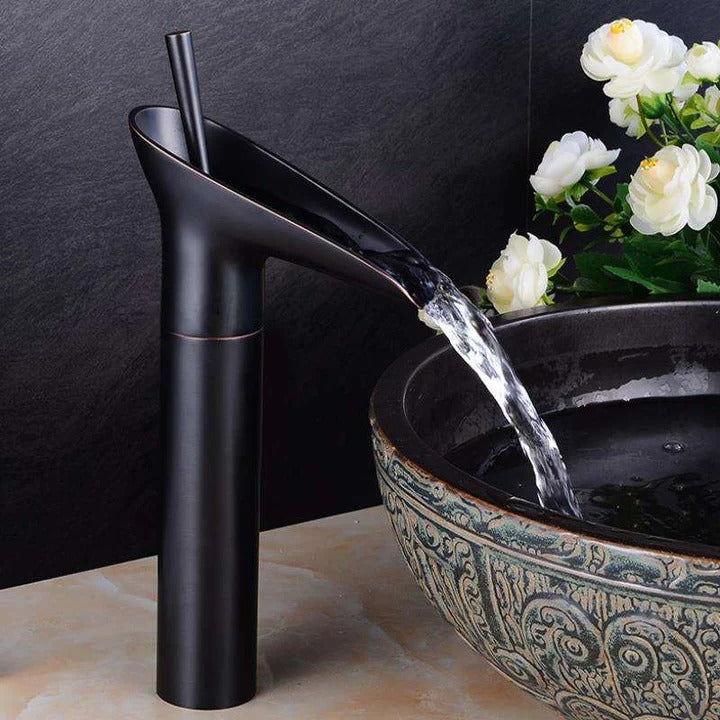 Wasserfall-Waschtischarmatur im Antik-Stil