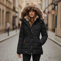 Wattierte Damenjacke mit Kapuze