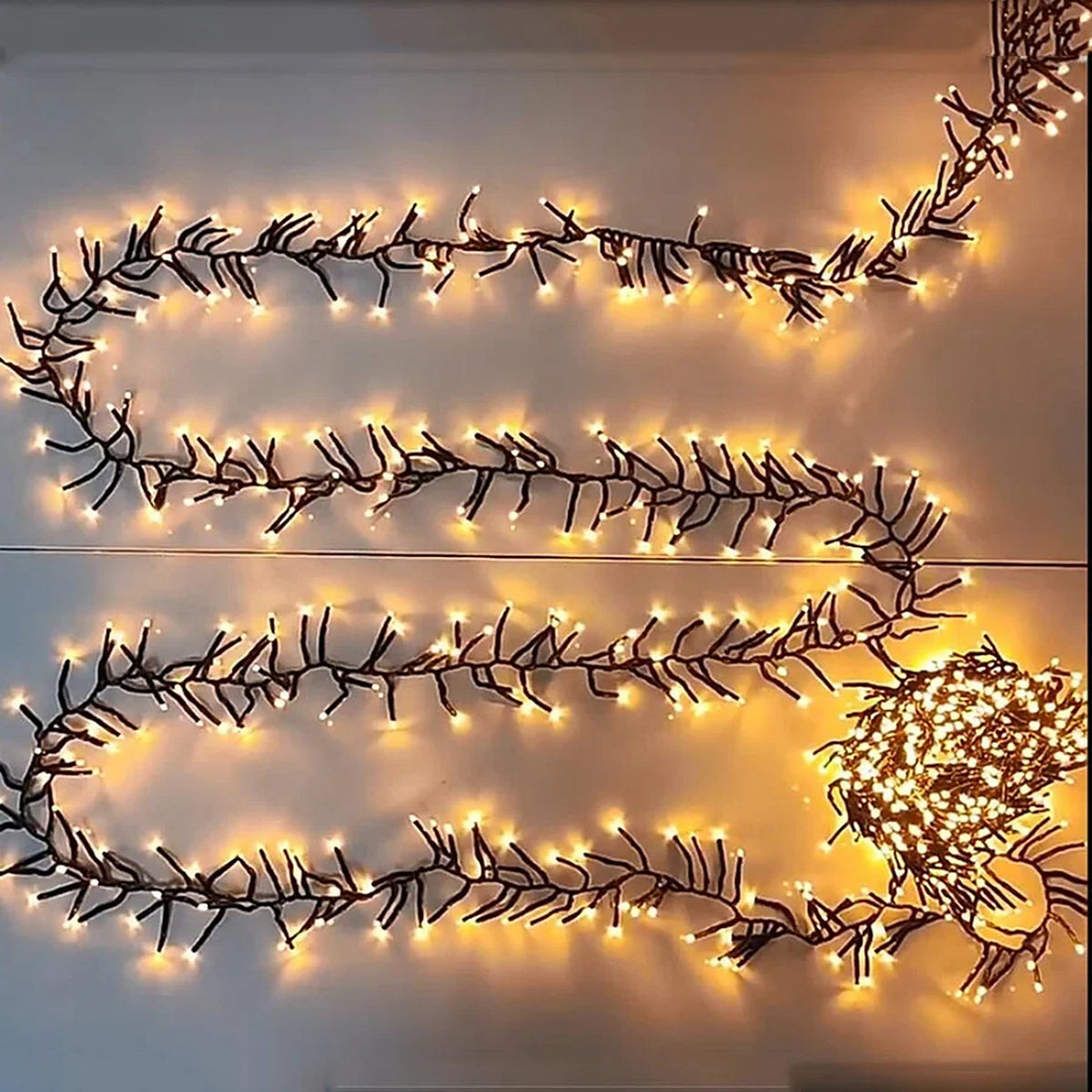 Weihnachtsbeleuchtung für außen – Cluster-Lichterkette in Warmweiß mit 8 Modi
