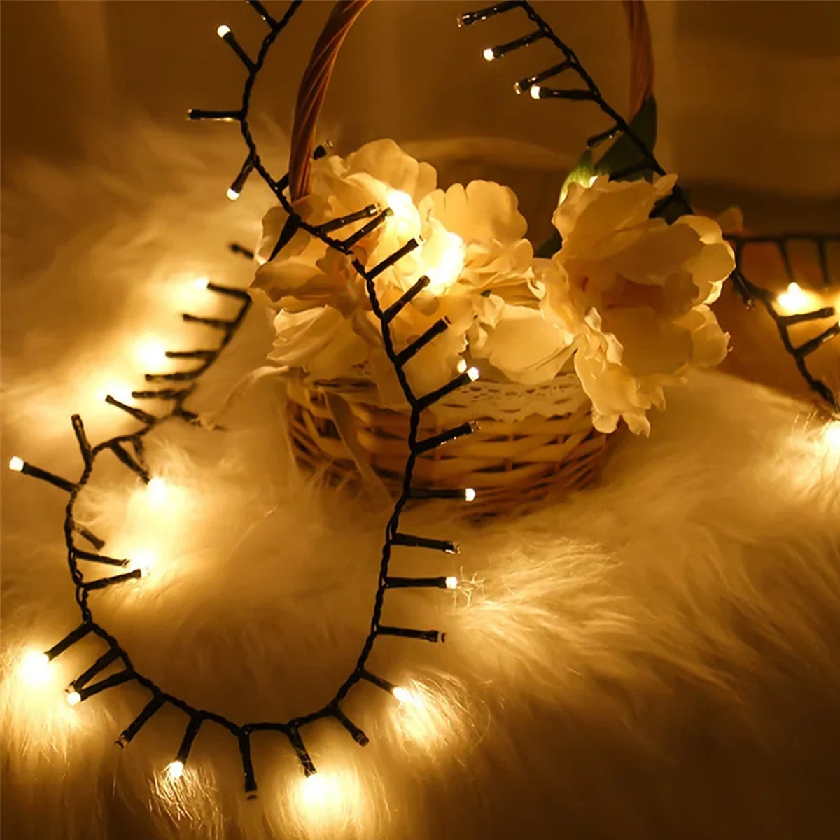 Weihnachtsbeleuchtung für außen – Cluster-Lichterkette in Warmweiß mit 8 Modi
