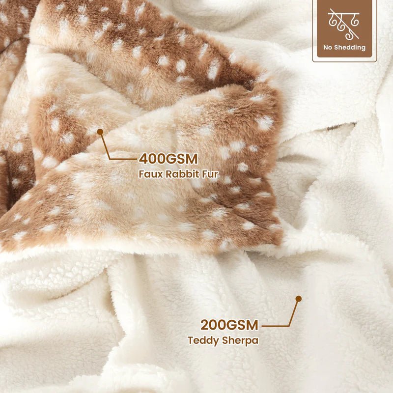 Wendbare Kunstfell-Kuscheldecke im Hirsch-Design – wärmender Plüsch