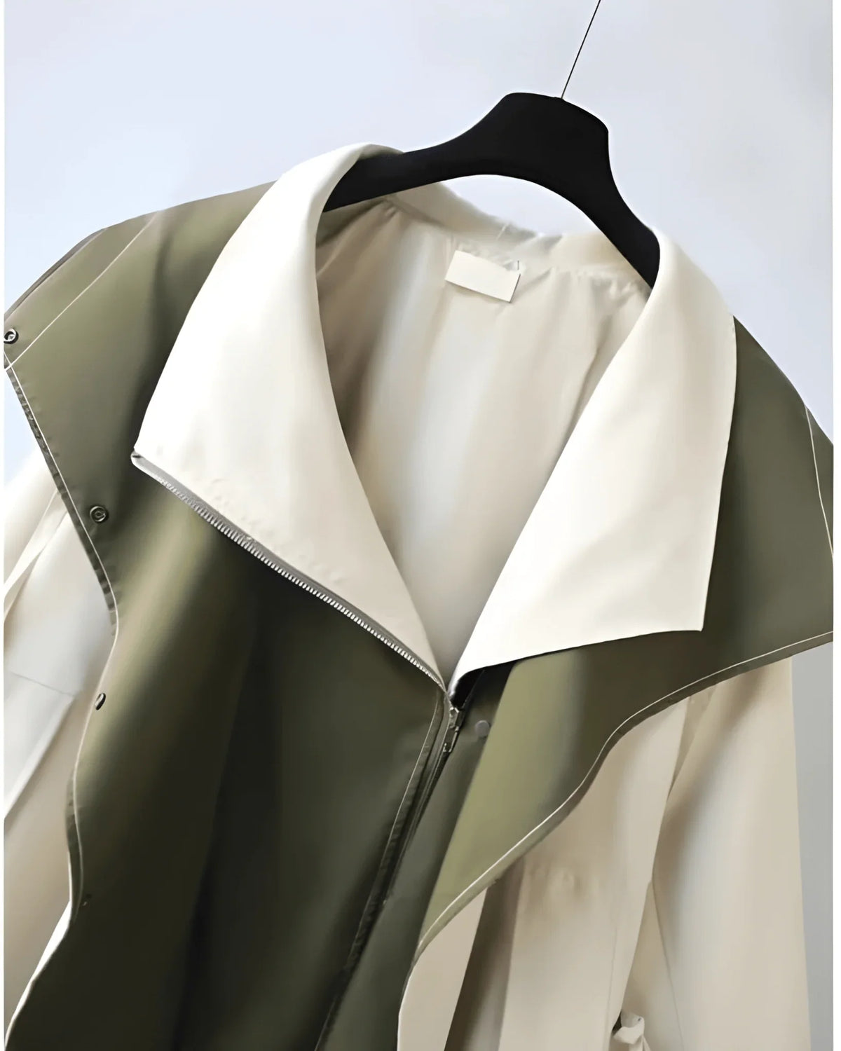 Wetterfeste Damenjacke mit Oversize-Kragen, Gürtel und Reißverschluss